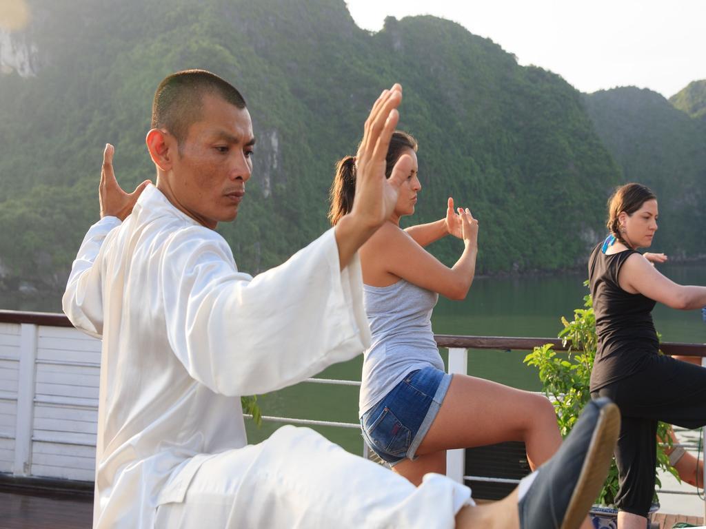 Garden Bay Premium Cruise Hotel Ha Long Buitenkant foto