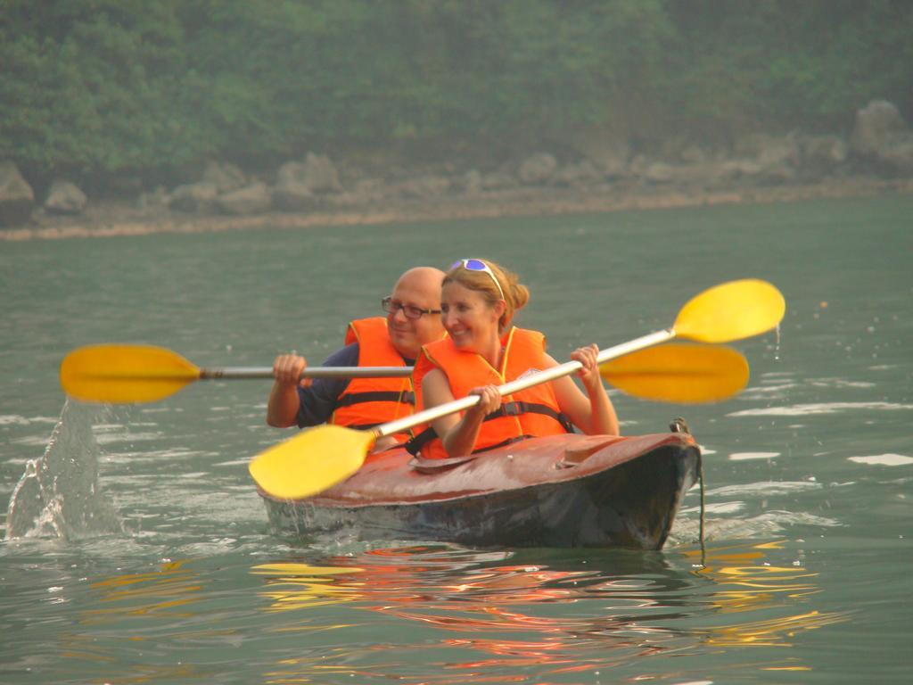 Garden Bay Premium Cruise Hotel Ha Long Buitenkant foto